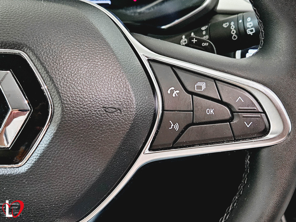 RENAULT CAPTUR TCE AUTO MicroHibrido INTENS 140 de segunda mano