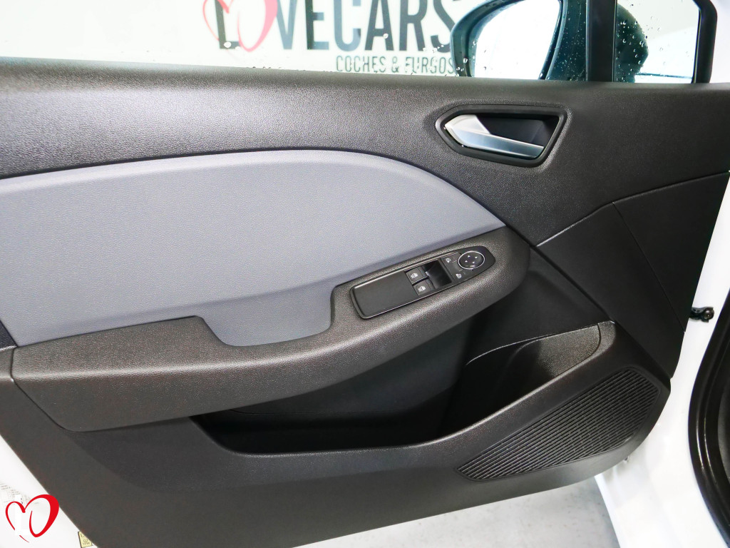 RENAULT CLIO 1.5 DCI BLUE BUSINESS 6 VEL 85 de segunda mano