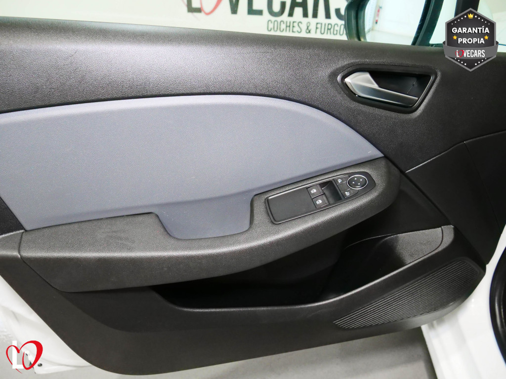 RENAULT CLIO 1.5 DCI BLUE BUSINESS 6 VEL 85 de segunda mano