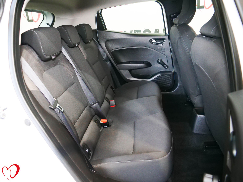 RENAULT CLIO 1.5 DCI BLUE BUSINESS 6 VEL 85 de segunda mano