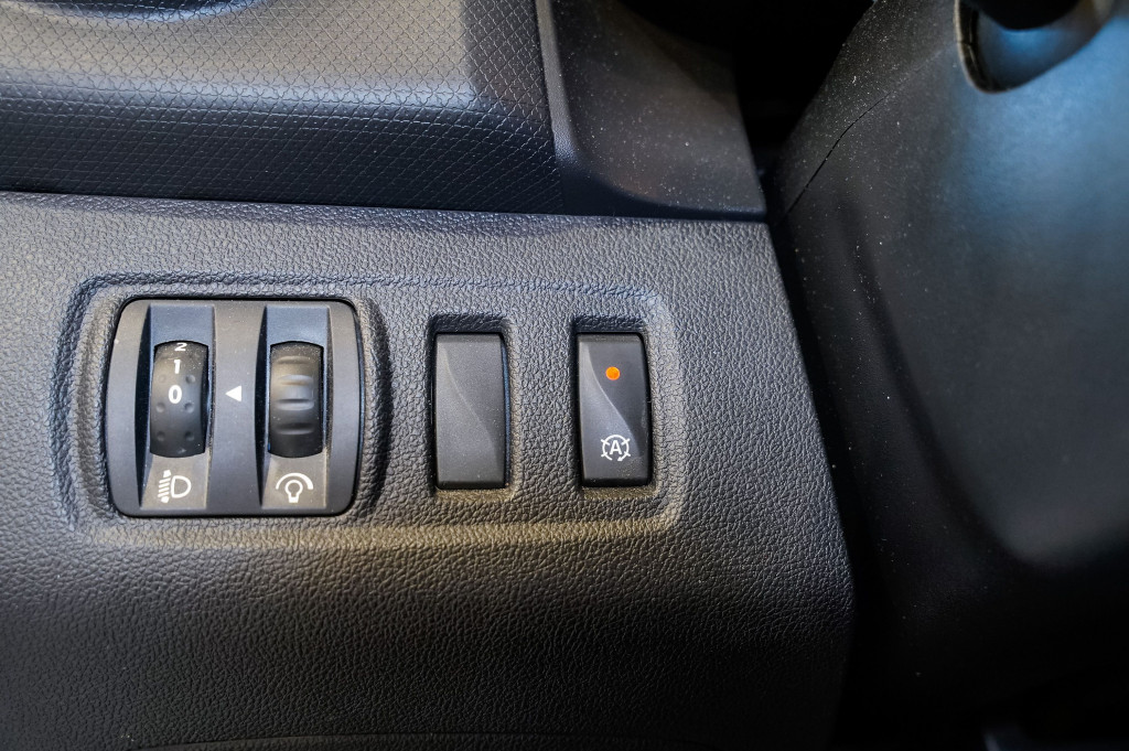 RENAULT CLIO 1.5 DCI BUSINESS ECO2 ENERGY 75 de segunda mano