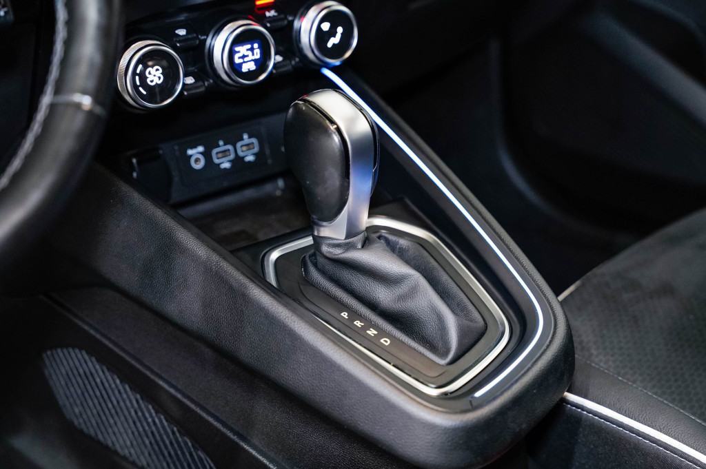 RENAULT CLIO V 1.3 TCE  AUTO INTENS 130 de segunda mano