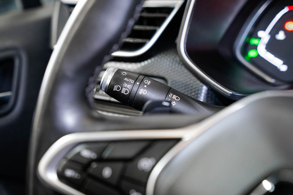 RENAULT CLIO V 1.3 TCE  AUTO INTENS 130 de segunda mano