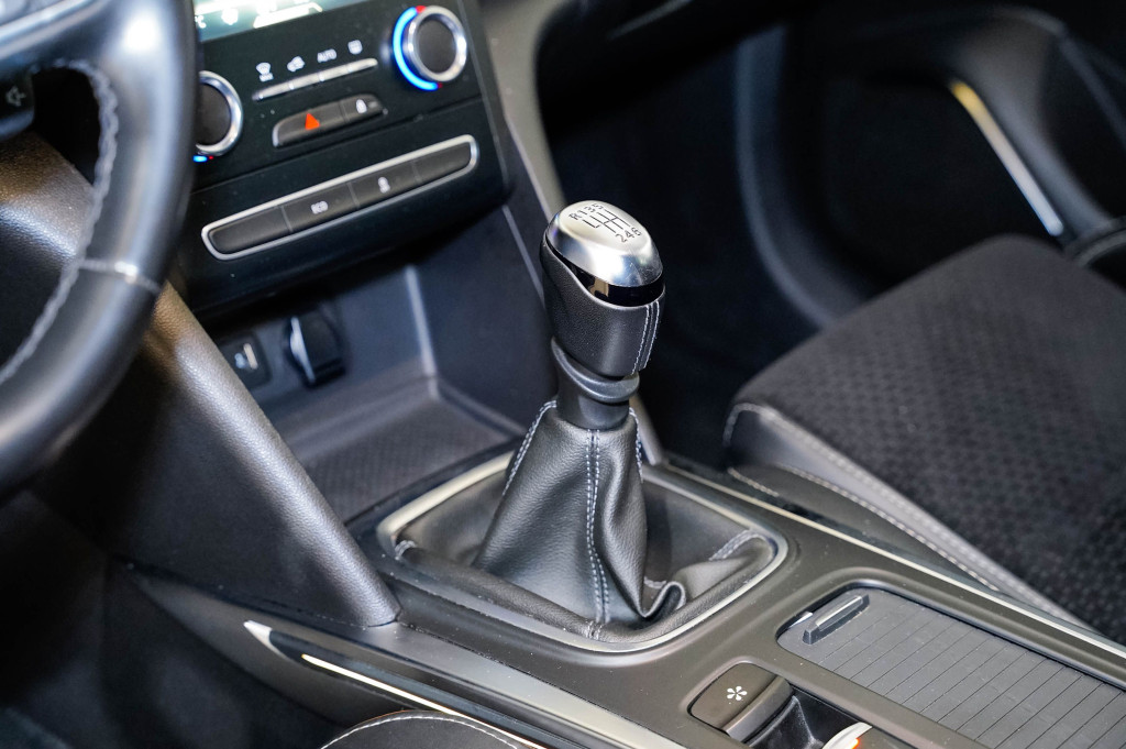 RENAULT MEGANE 1.3 TCE INTENS 140 de segunda mano