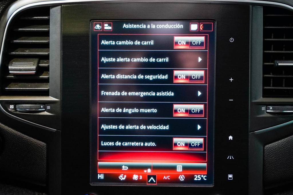 RENAULT MEGANE FAMILIAR 1.5 DCI INTENS TECHO 115 de segunda mano