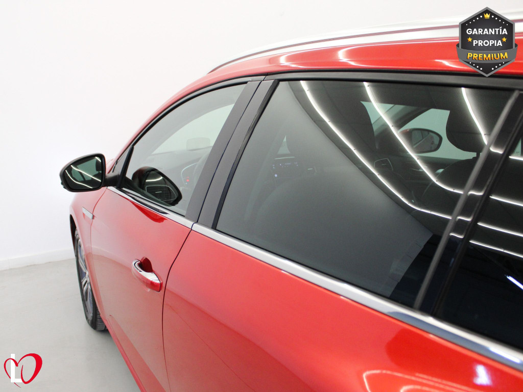 RENAULT MEGANE ST GRAND TOUR 1.3 TCE ZEN 6 VEL 140 de segunda mano