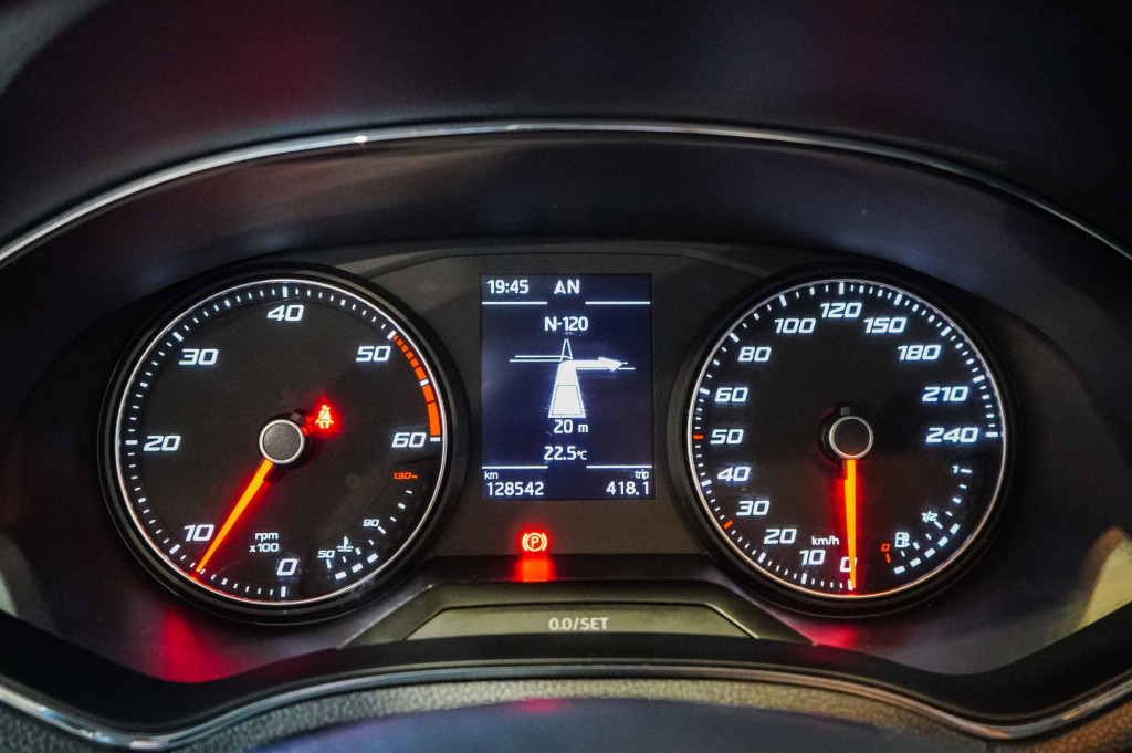 SEAT ARONA 1.6 TDI STYLE 95 de segunda mano