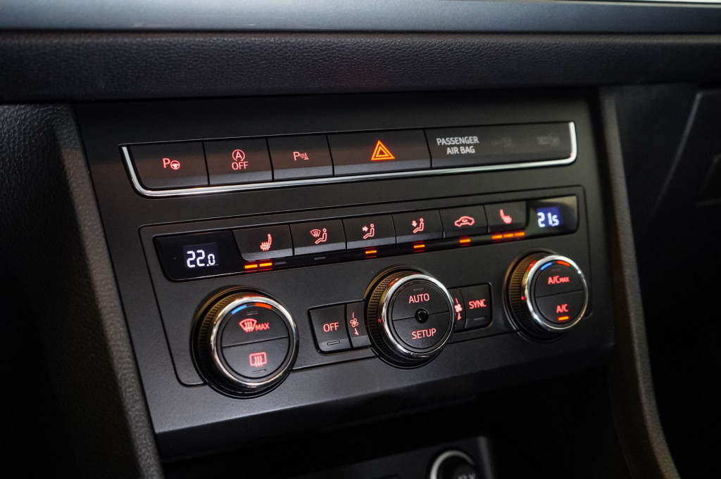 SEAT ATECA 1.6 TDI DSG STYLE 115 de segunda mano