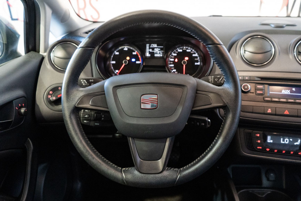 SEAT IBIZA 1.6 TDI STYLE 3P TECHO 105 de segunda mano