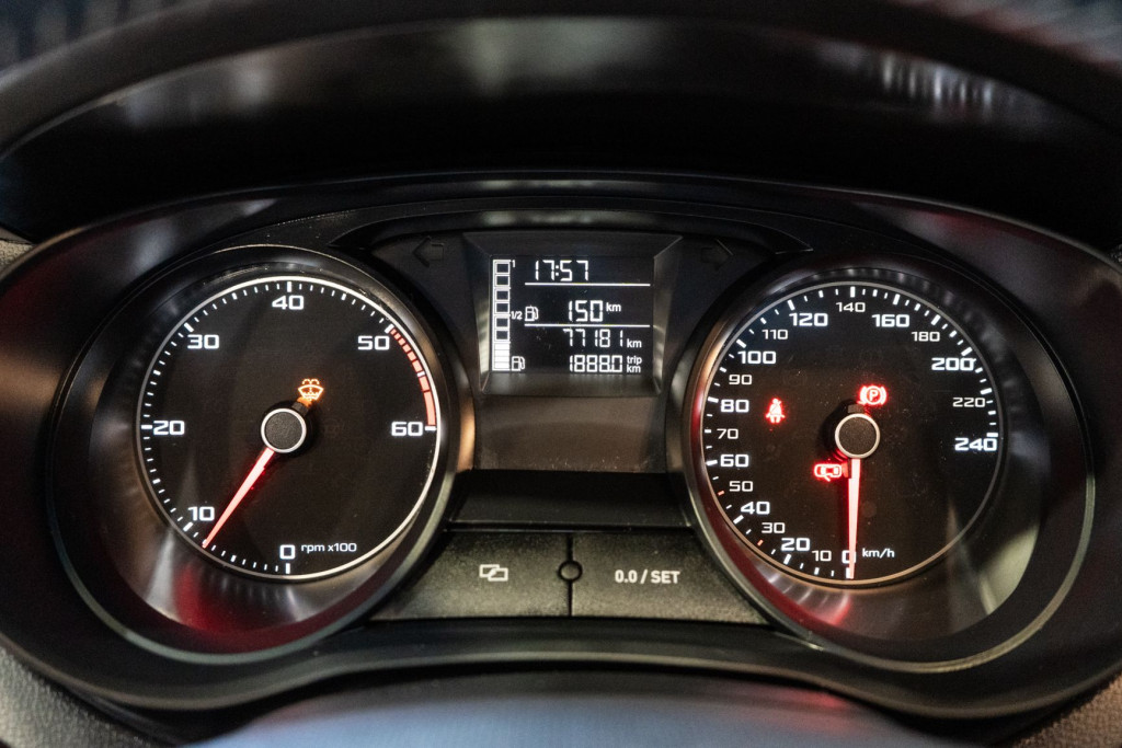SEAT IBIZA 1.6 TDI STYLE 3P TECHO 105 de segunda mano