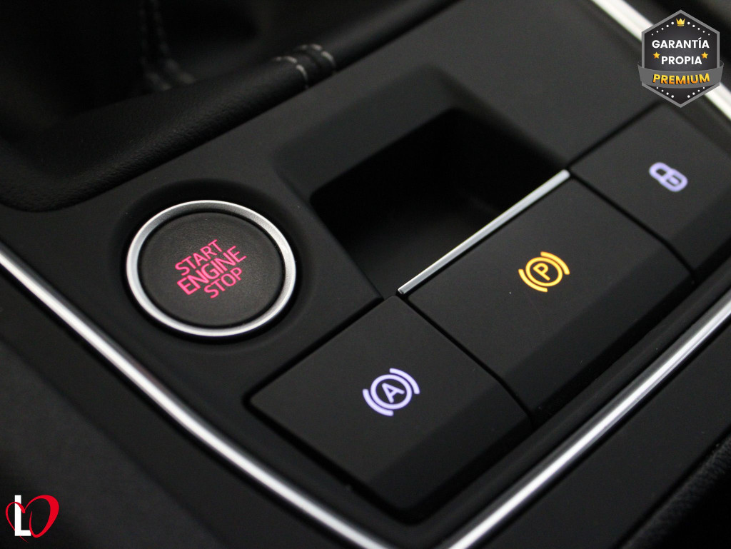 SEAT LEON 1.5 TSI S&S STYLE XS 115 de segunda mano