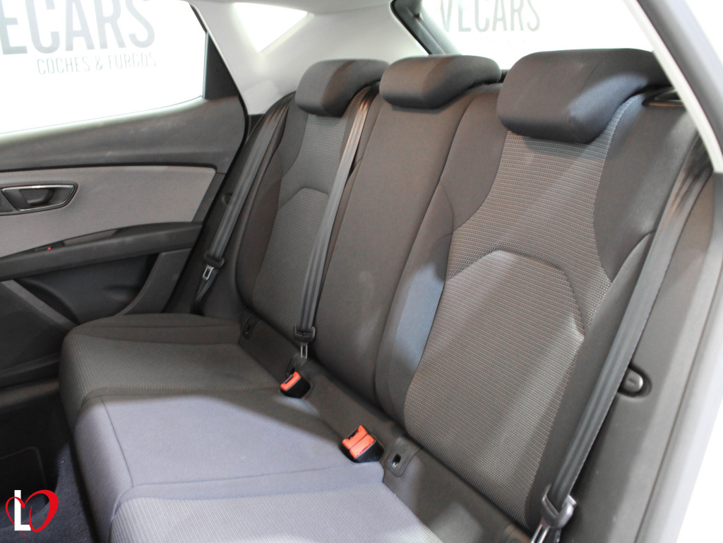 SEAT LEON 1.6 TDI S&S CR STYLE 115 de segunda mano