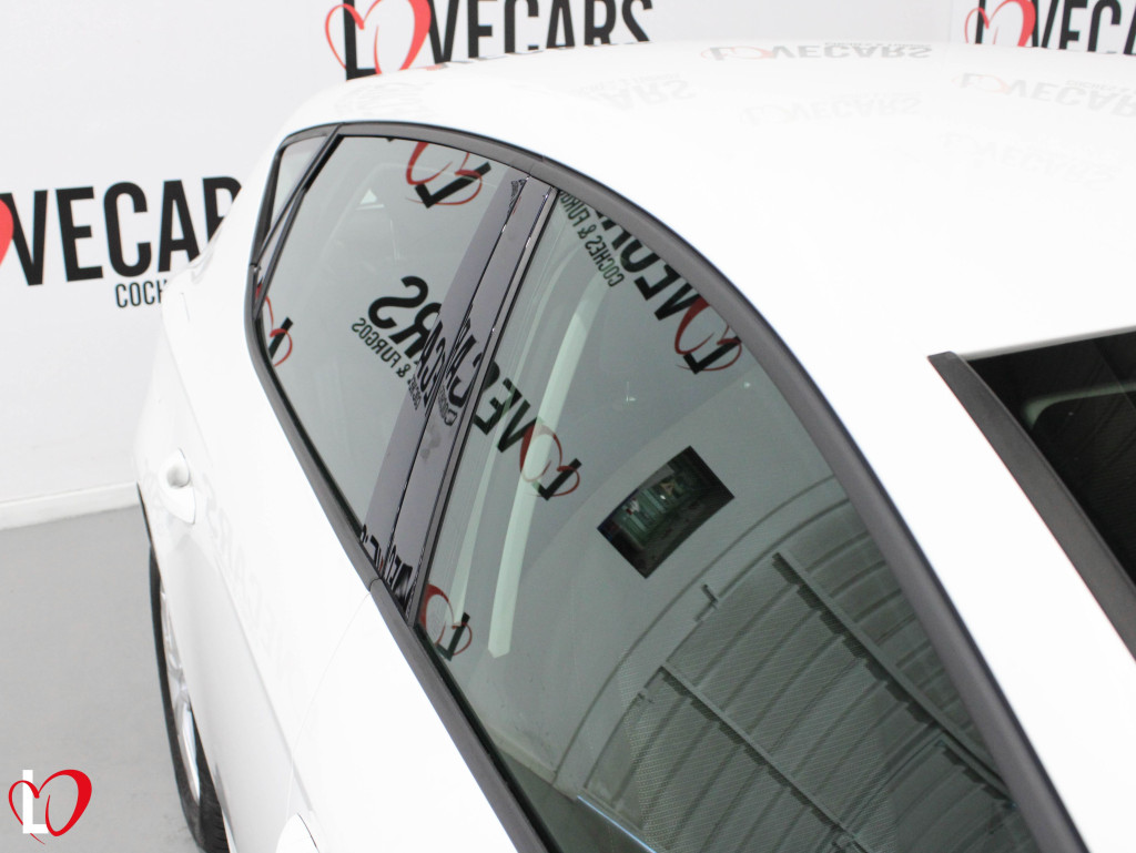 SEAT LEON 1.6 TDI S&S CR STYLE 115 de segunda mano