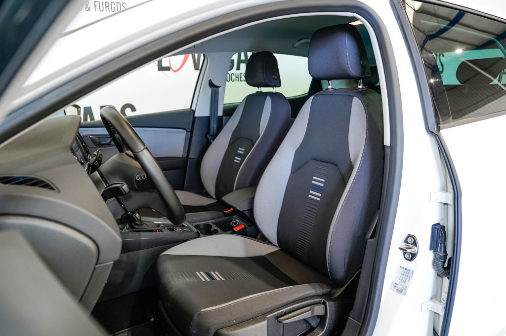 SEAT LEON 1.6 TDI S&S DSG-7 STYLE VISIO 115 de segunda mano