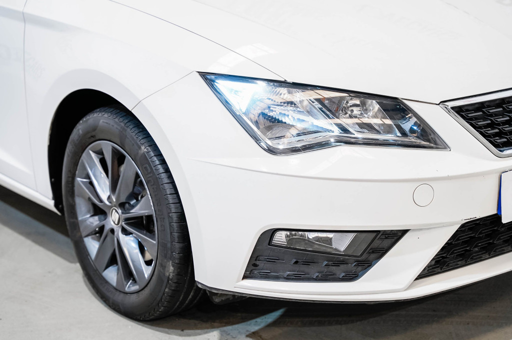 SEAT LEON 1.6 TDI S&S DSG-7 STYLE VISIO 115 de segunda mano