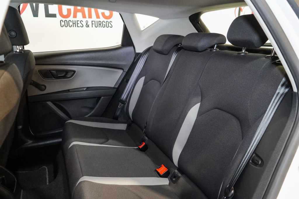 SEAT LEON 1.6 TDI S&S REFERENCE ECOMOTIVE 6 VEL 110 de segunda mano