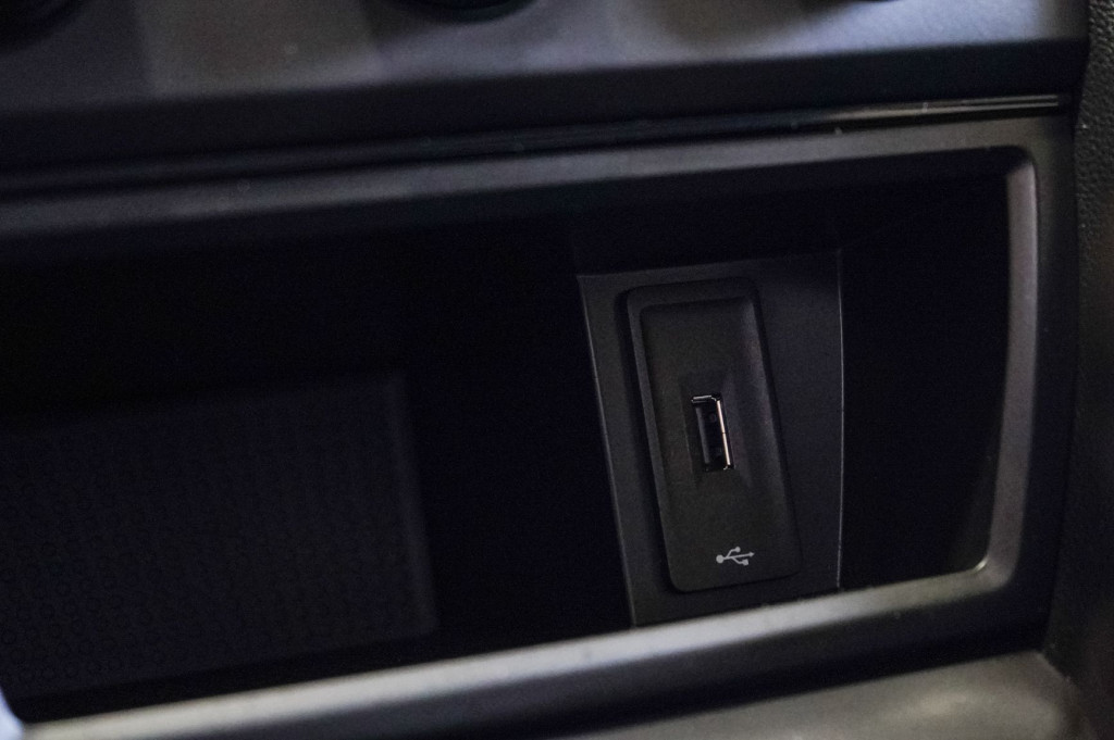 SEAT LEON 1.6 TDI S&S REFERENCE ECOMOTIVE 6 VEL 110 de segunda mano