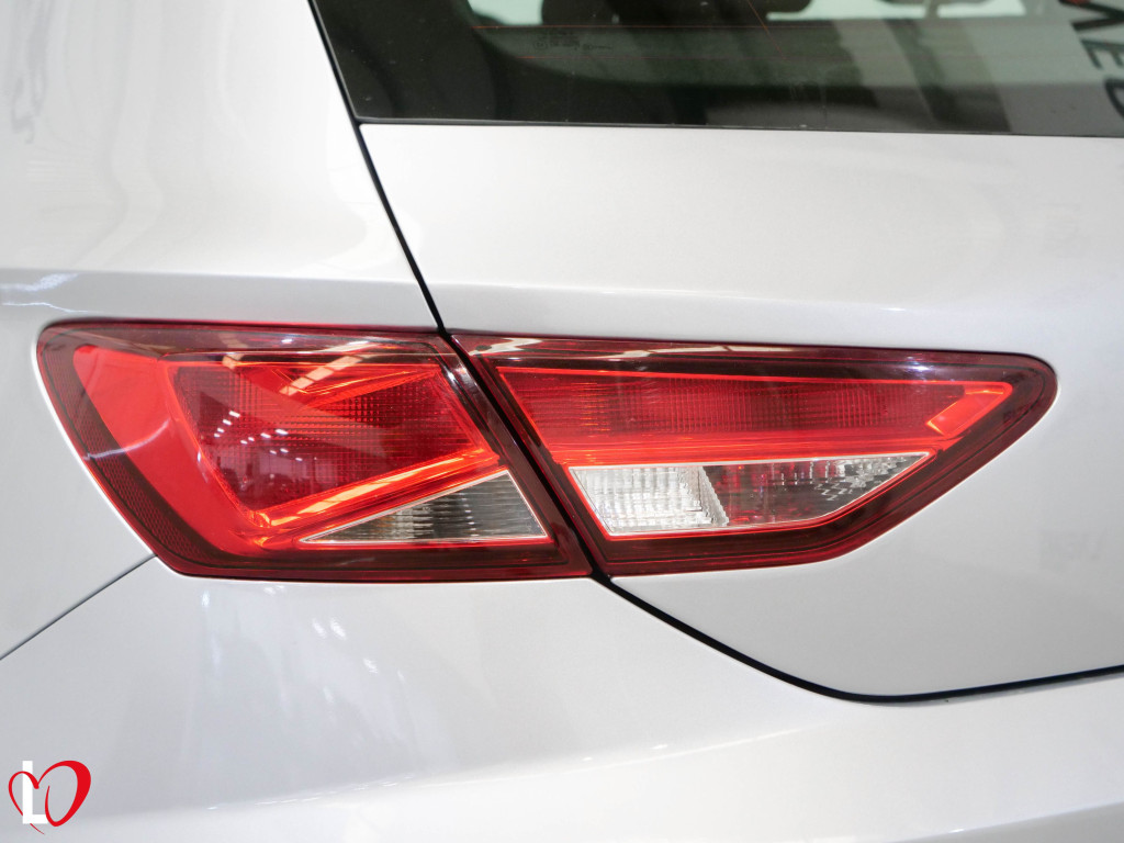 SEAT LEON 1.6 TDI S&S STYLE 115 de segunda mano