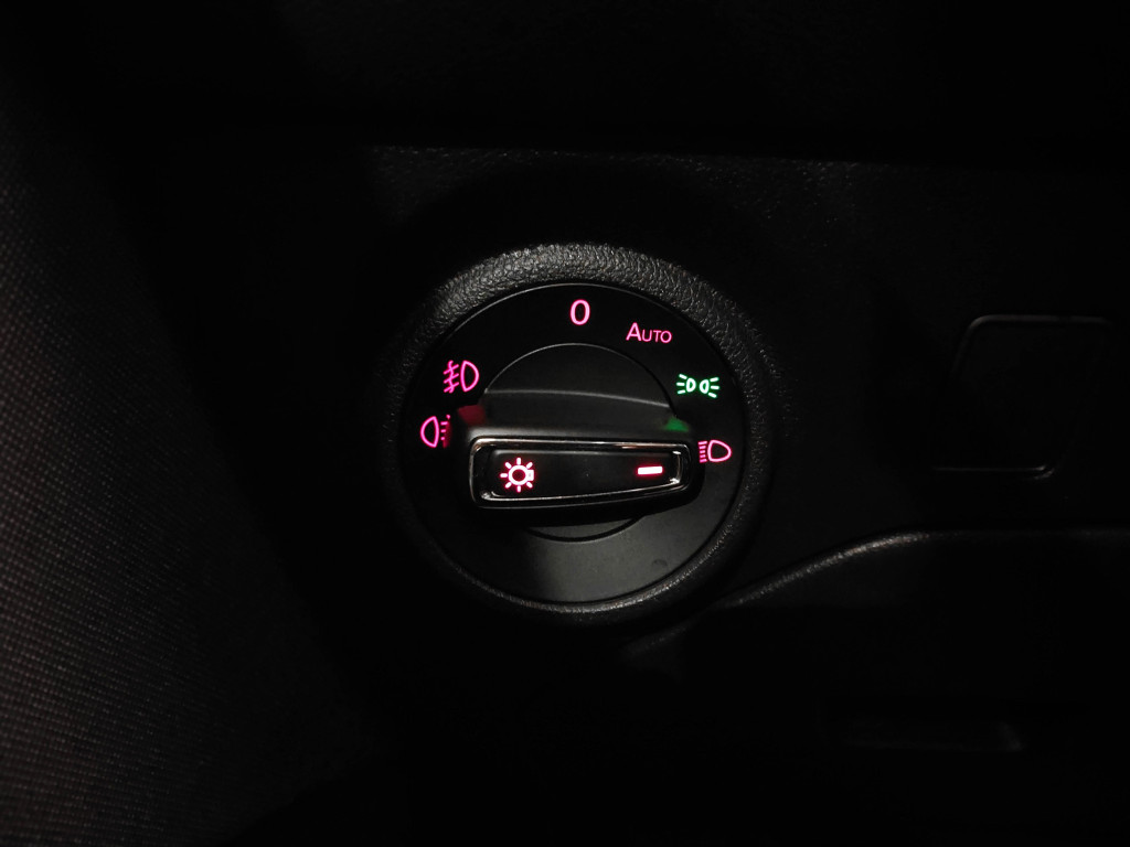 SEAT LEON 1.6 TDI STYLE VISIO 115 de segunda mano