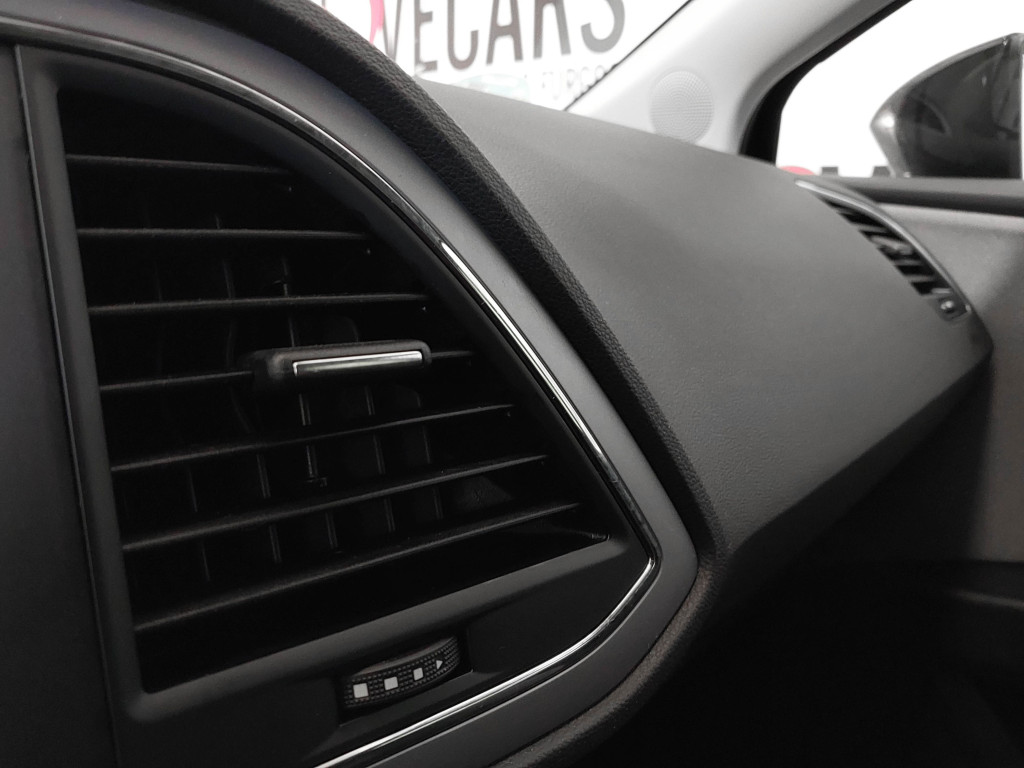 SEAT LEON 1.6 TDI STYLE VISIO 115 de segunda mano