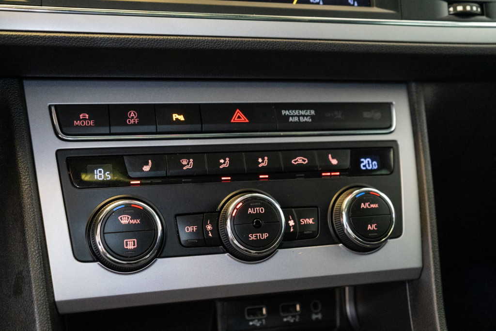SEAT LEON 2.0 TDI DSG  XCELLENCE TECHO 183 de segunda mano