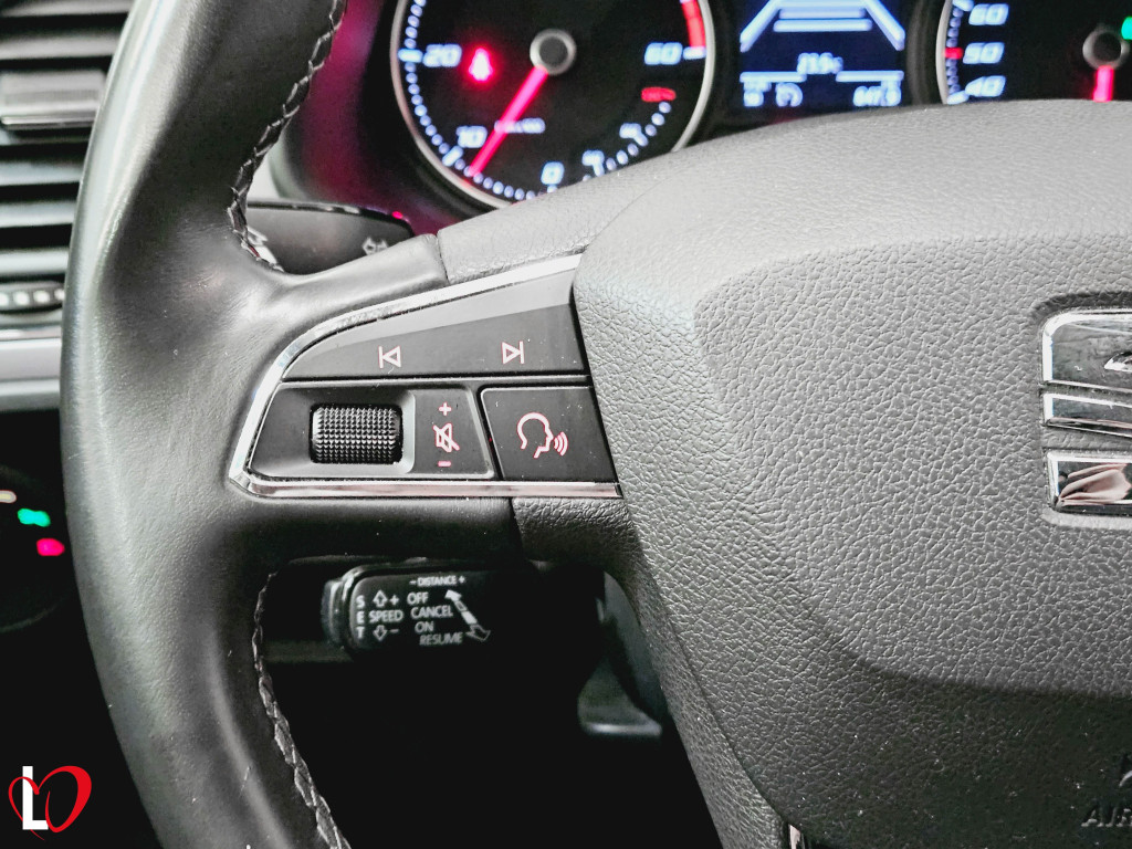 SEAT LEON ST 1.6 TDI DSG-7 S&S STYLE VISIO 115 de segunda mano