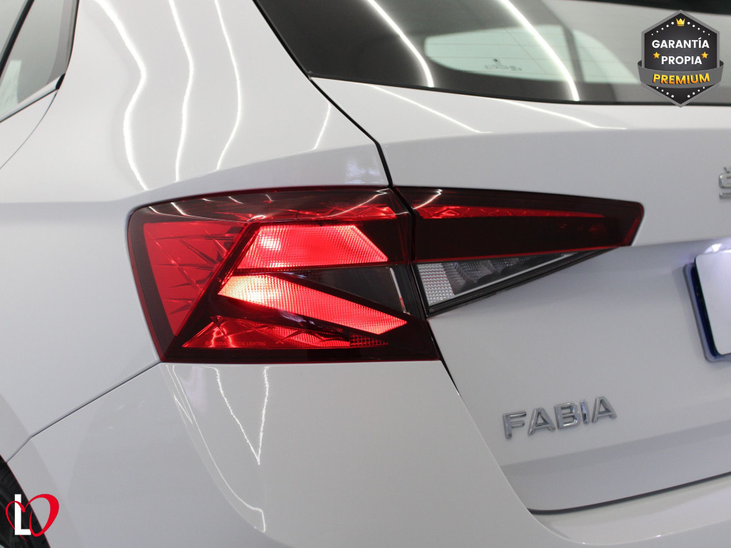 SKODA FABIA 1.0 TSI AMBITION 95 de segunda mano