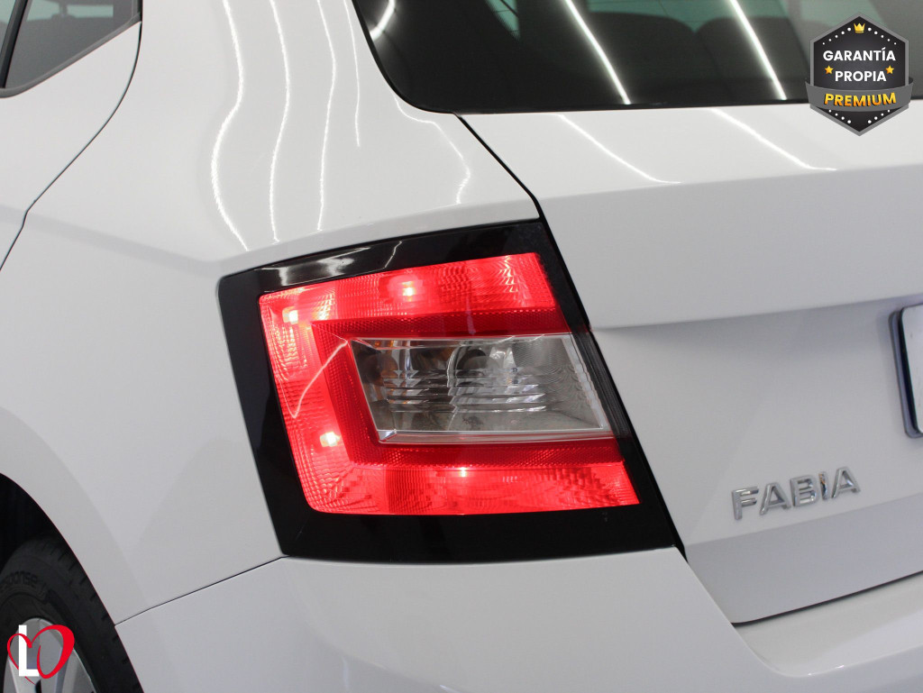 SKODA FABIA 1.0 TSI AMBITION 95 de segunda mano