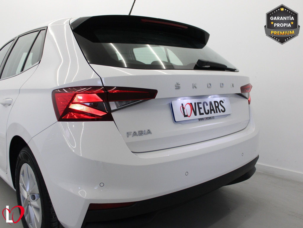 SKODA FABIA 1.0 TSI AMBITION 95 de segunda mano