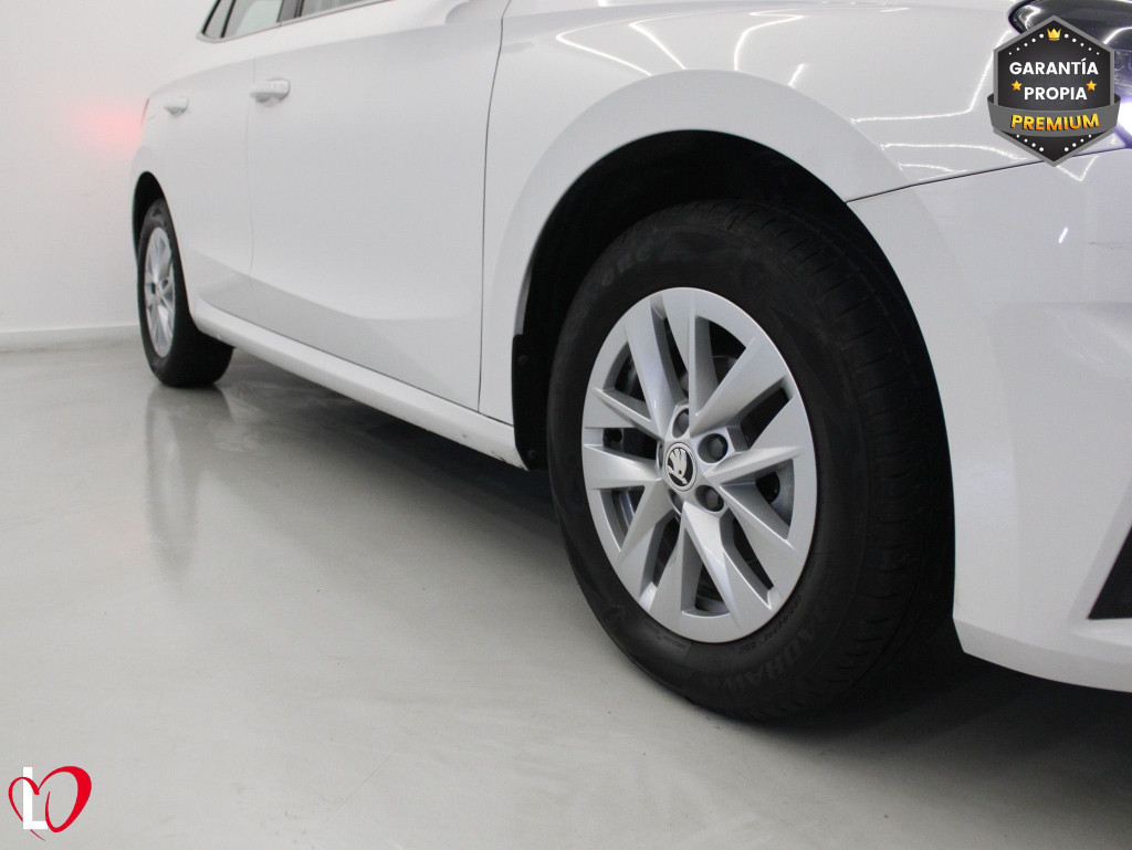 SKODA FABIA 1.0 TSI AMBITION 95 de segunda mano