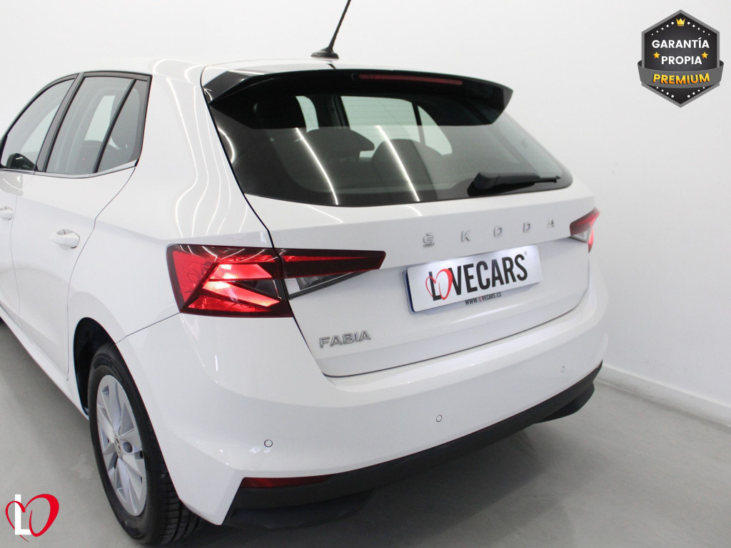 SKODA FABIA 1.0 TSI AMBITION 95 de segunda mano