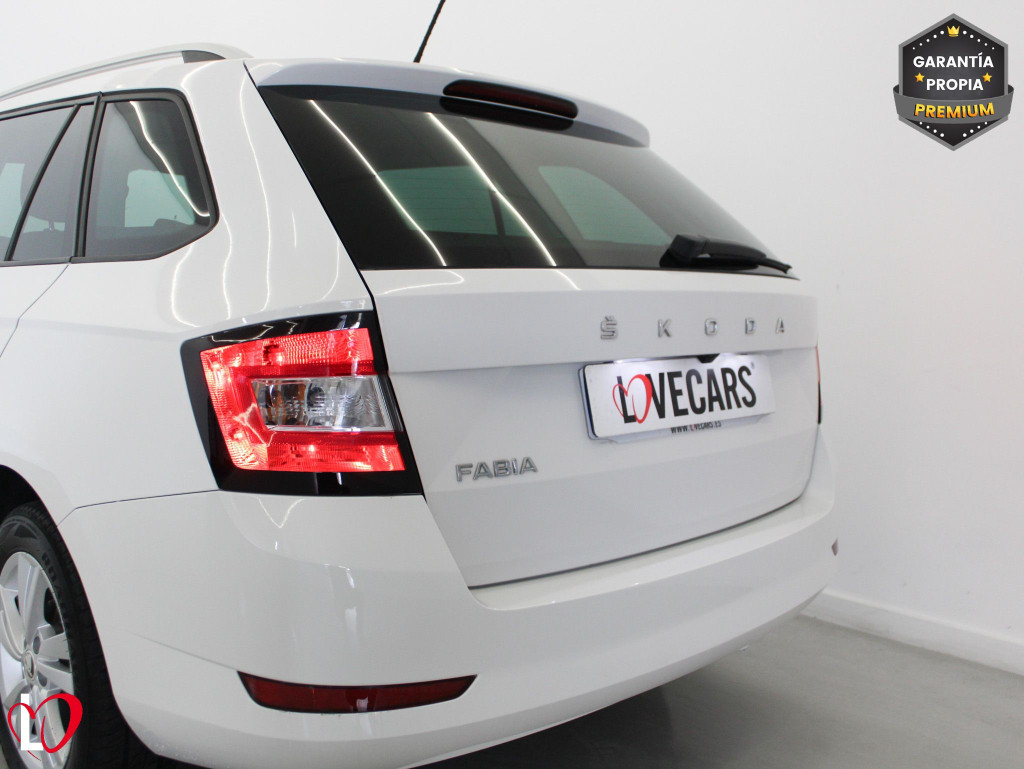 SKODA FABIA COMBI 1.0 TSI AMBITION 95 de segunda mano