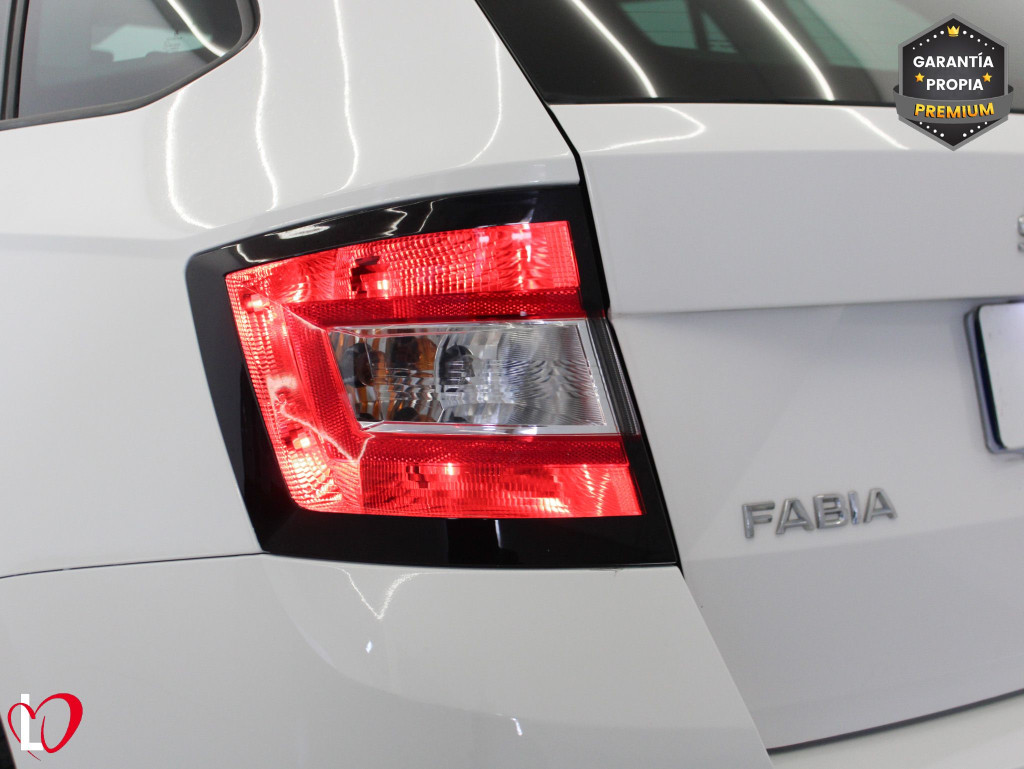 SKODA FABIA COMBI 1.0 TSI AMBITION 95 de segunda mano