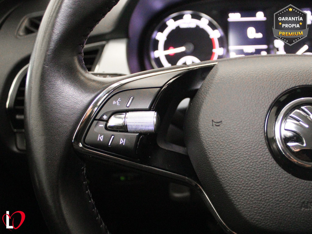 SKODA FABIA COMBI 1.0 TSI AMBITION 95 de segunda mano