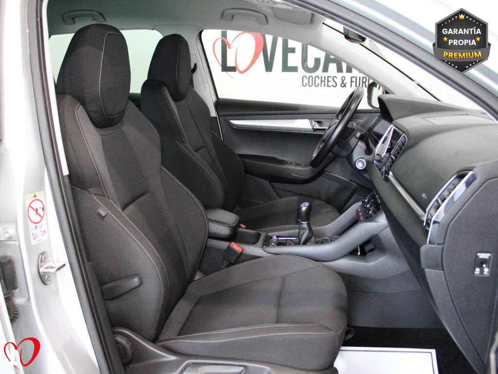 SKODA KAROQ 2.0 TDI ADBLUE AMBITION 6 VEL 150 de segunda mano