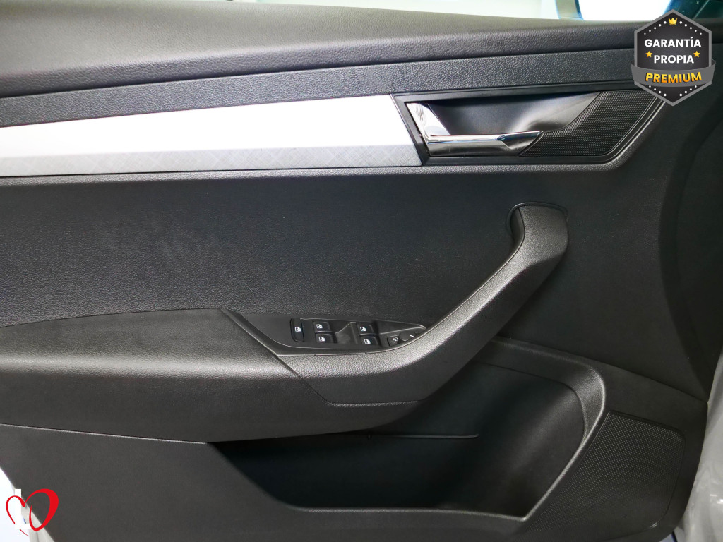 SKODA KAROQ 2.0 TDI AMBITION 150 de segunda mano