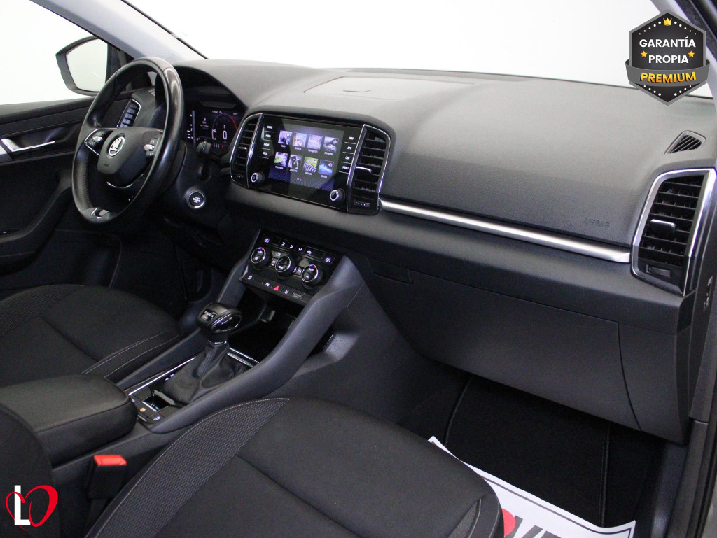 SKODA KAROQ 2.0 TDI DSG 4X4 AMBITION + PACK MULTIMEDIA 150 de segunda mano