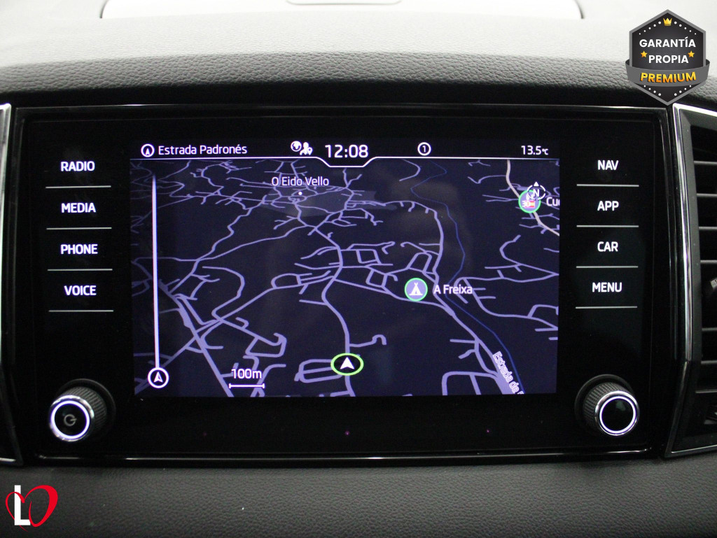 SKODA KAROQ 2.0 TDI DSG 4X4 AMBITION + PACK MULTIMEDIA 150 de segunda mano