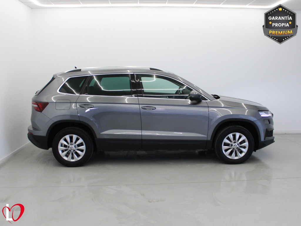 SKODA KAROQ 2.0 TDI DSG 4X4 AMBITION + PACK MULTIMEDIA 150 de segunda mano