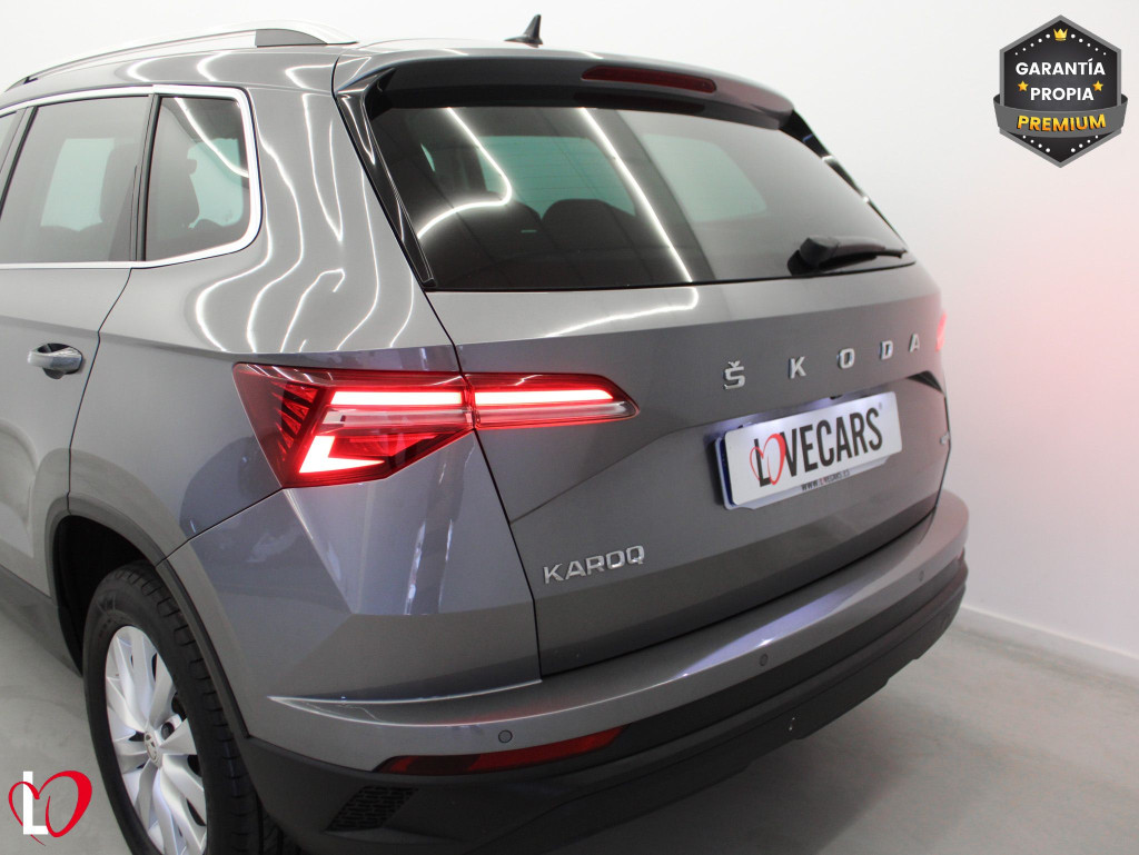 SKODA KAROQ 2.0 TDI DSG 4X4 AMBITION + PACK MULTIMEDIA 150 de segunda mano