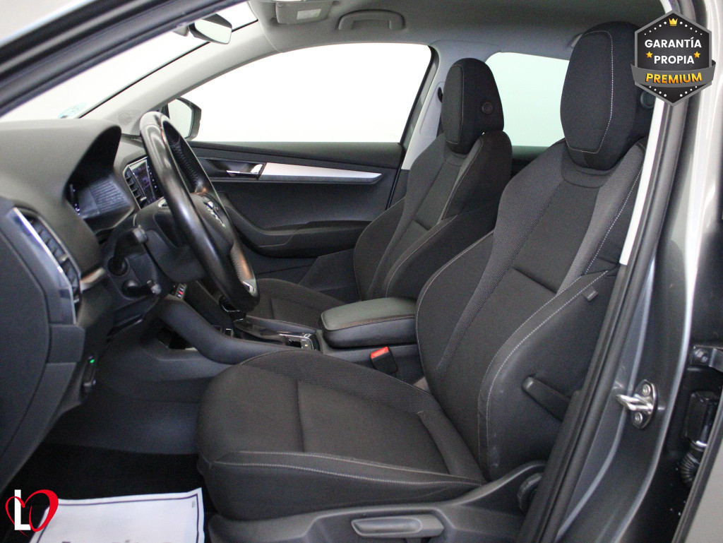 SKODA KAROQ 2.0 TDI DSG 4X4 AMBITION + PACK MULTIMEDIA 150 de segunda mano