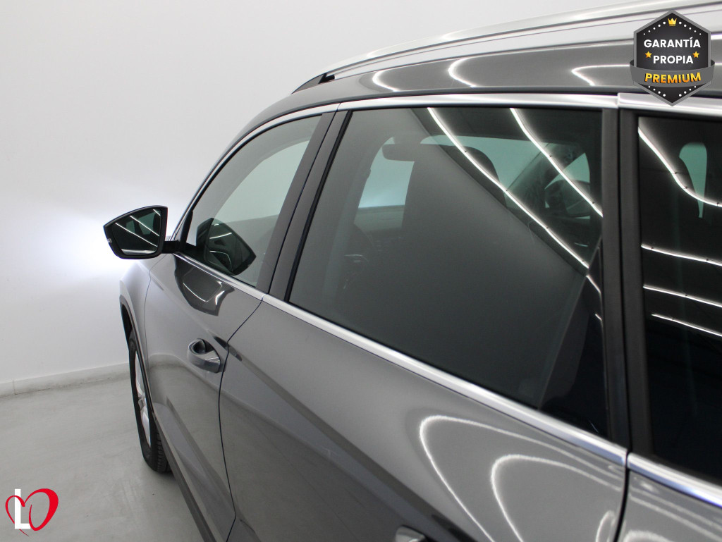 SKODA KAROQ 2.0 TDI DSG 4X4 AMBITION + PACK MULTIMEDIA 150 de segunda mano