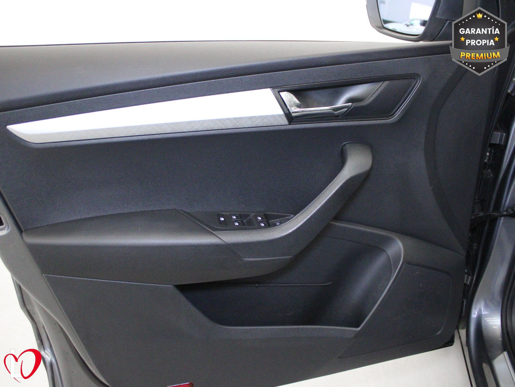 SKODA KAROQ 2.0 TDI DSG 4X4 AMBITION + PACK MULTIMEDIA 150 de segunda mano