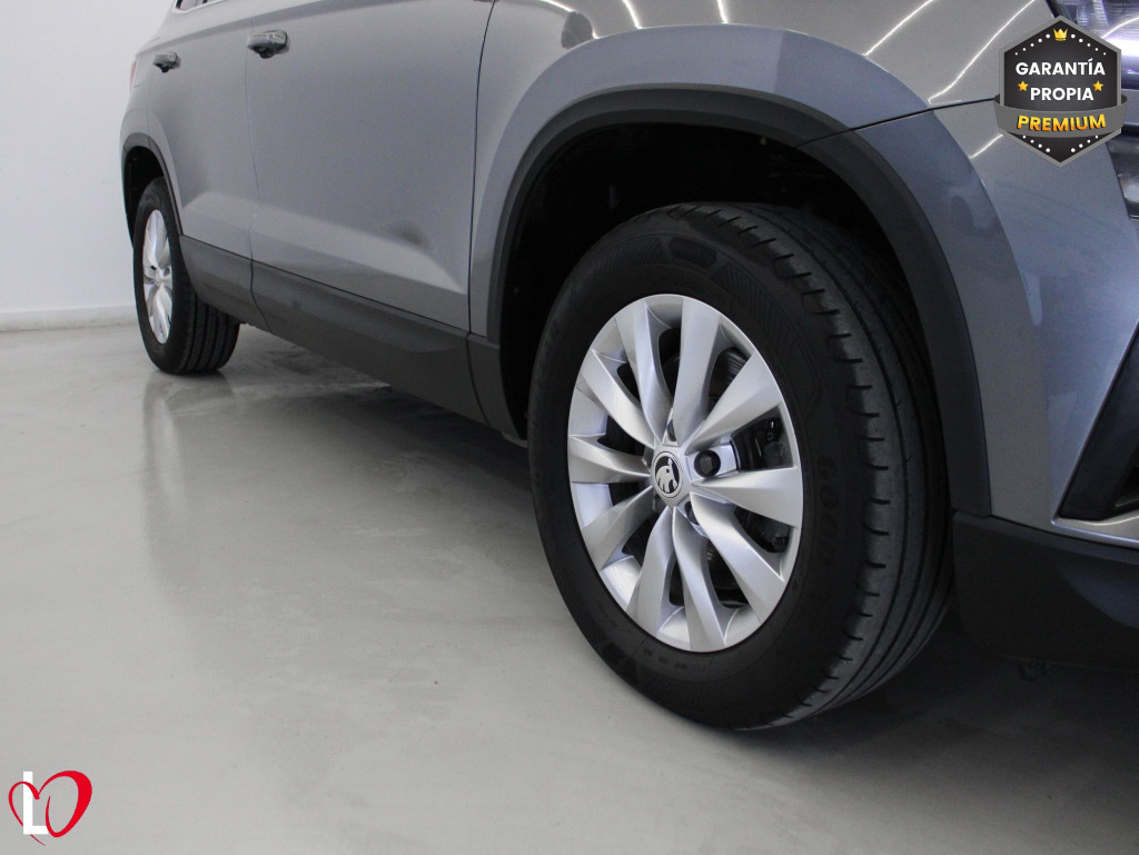 SKODA KAROQ 2.0 TDI DSG 4X4 AMBITION + PACK MULTIMEDIA 150 de segunda mano