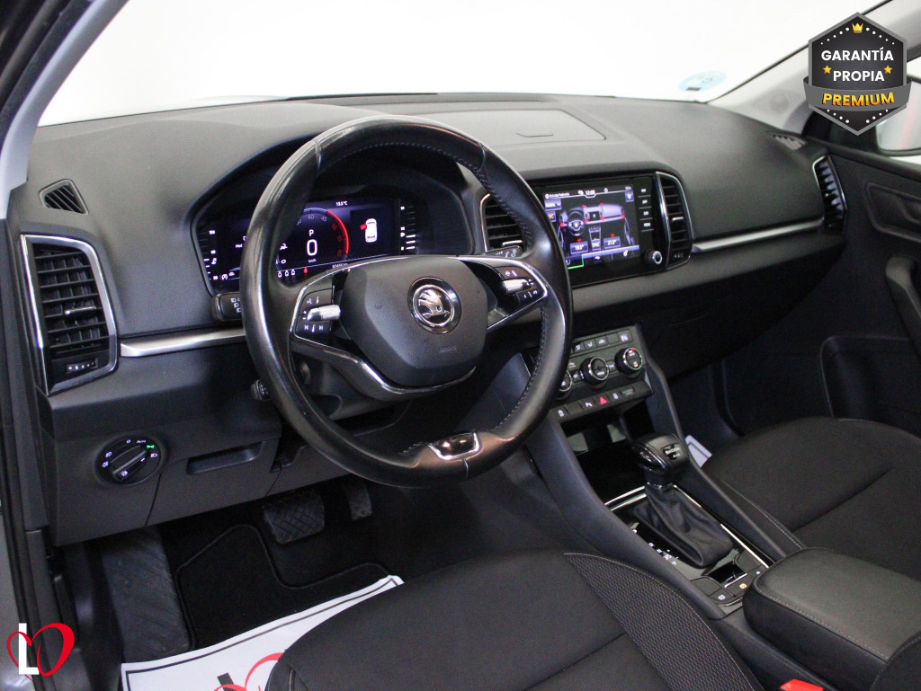 SKODA KAROQ 2.0 TDI DSG 4X4 AMBITION + PACK MULTIMEDIA 150 de segunda mano