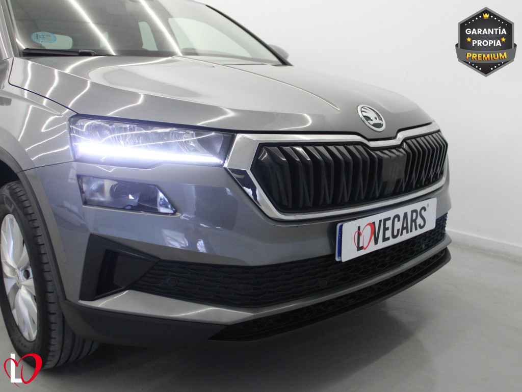 SKODA KAROQ 2.0 TDI DSG 4X4 AMBITION + PACK MULTIMEDIA 150 de segunda mano