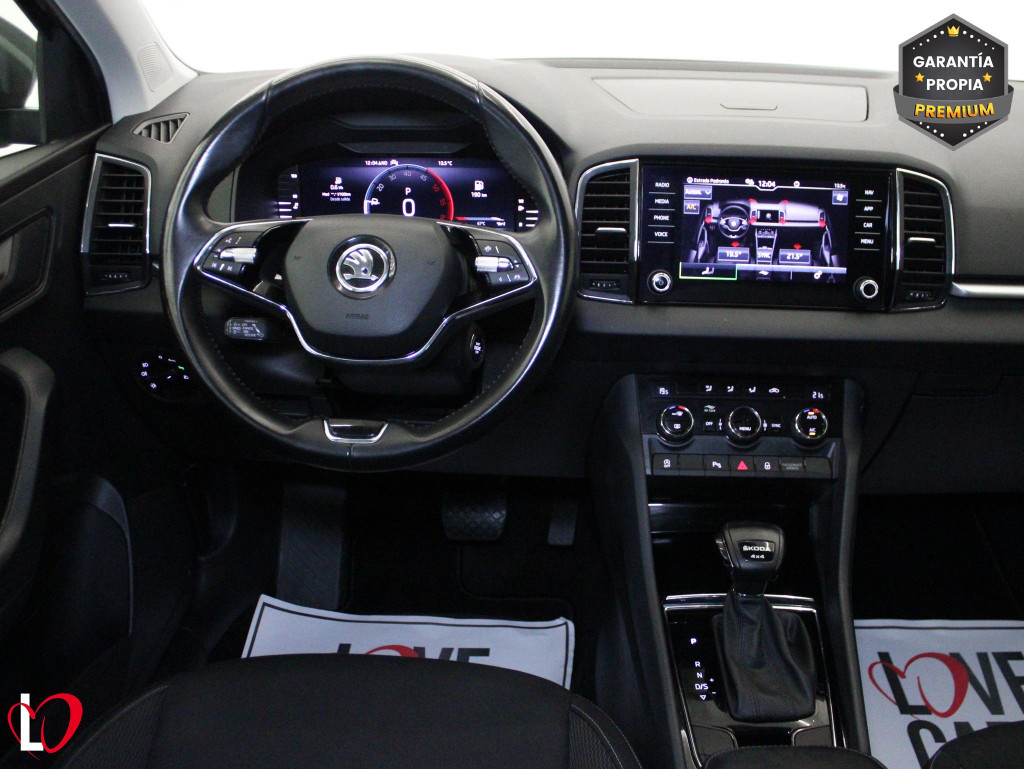 SKODA KAROQ 2.0 TDI DSG 4X4 AMBITION + PACK MULTIMEDIA 150 de segunda mano