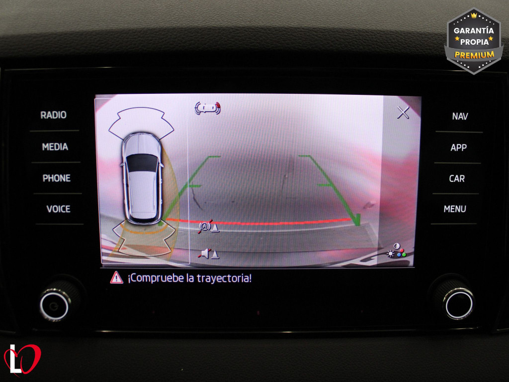 SKODA KAROQ 2.0 TDI DSG 4X4 AMBITION + PACK MULTIMEDIA 150 de segunda mano