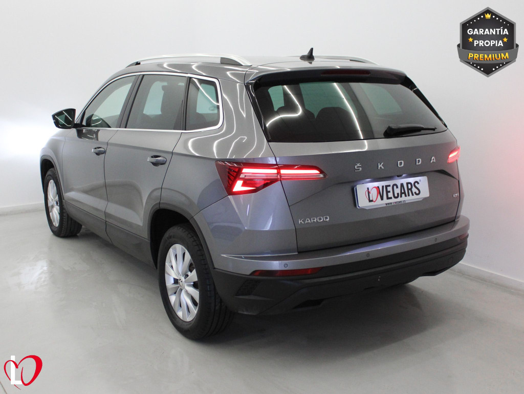 SKODA KAROQ 2.0 TDI DSG 4X4 AMBITION + PACK MULTIMEDIA 150 de segunda mano