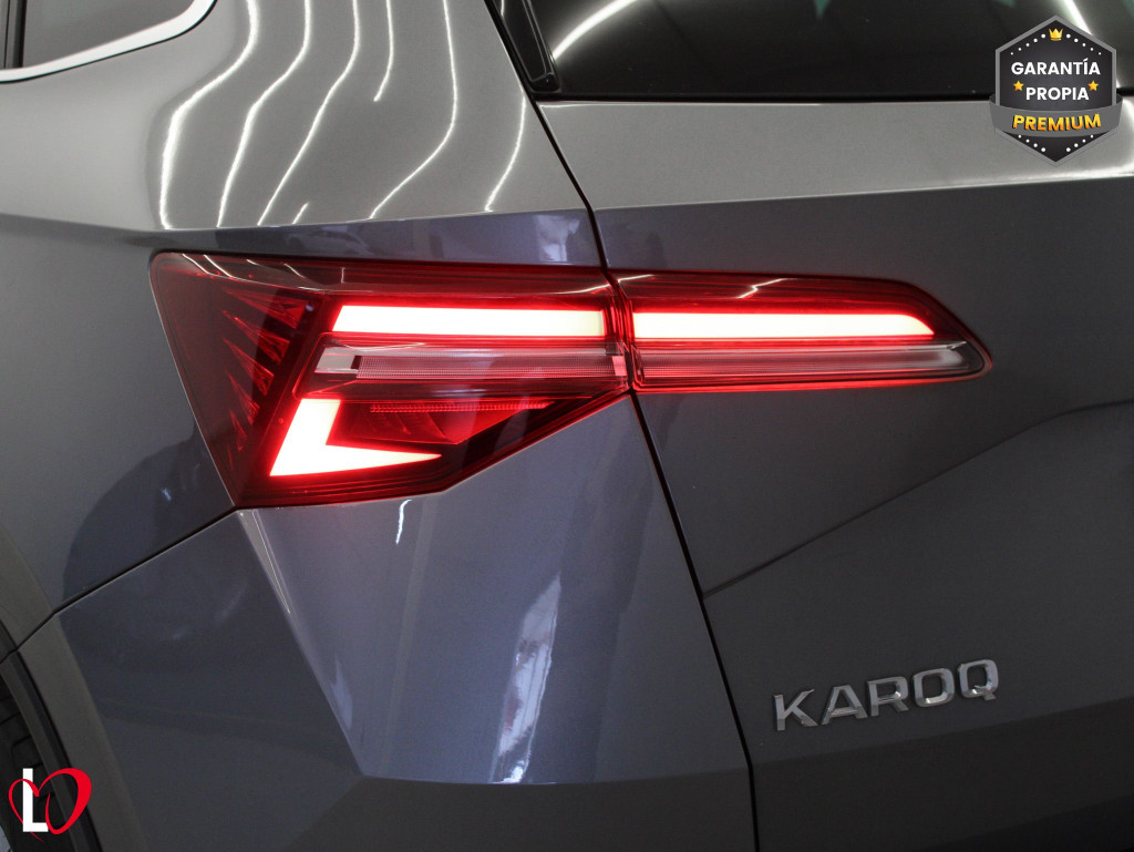SKODA KAROQ 2.0 TDI DSG 4X4 AMBITION + PACK MULTIMEDIA 150 de segunda mano